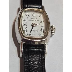 Vintage Bulova Accutron women watch Calf Skin black band - needs battery